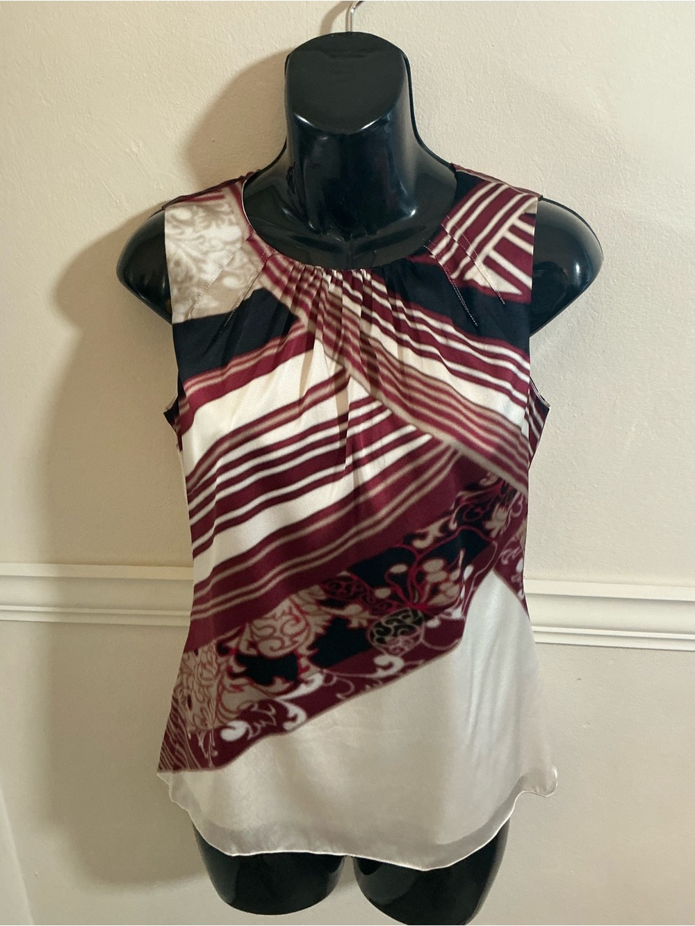 Elie Tahari Silk Burgundy and White Sleeveless Patterned Blouse | Size XS
